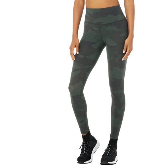 Alo Yoga High-Waist Vapor Legging in Hunter Camo Medium - Picture 3 of 8